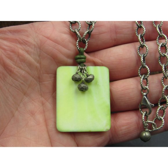 18" Sterling Silver Large Green Shell Pendant Necklace Vintage Minimalist - Picture 2 of 7